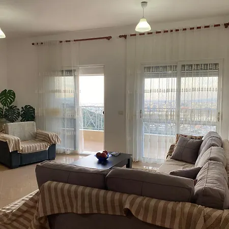 招待所 Private In Villa, City Side 地拉那